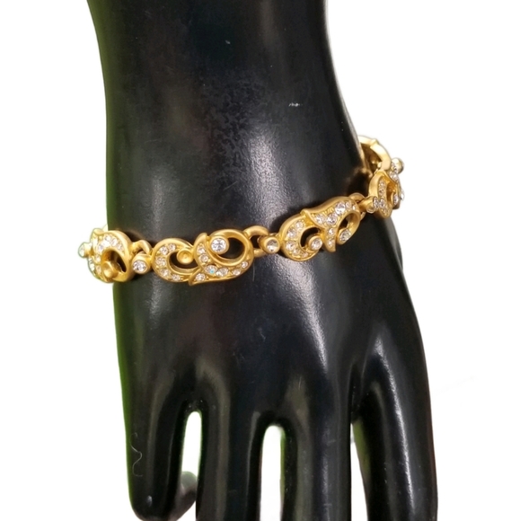 VINTAGE SATIN GOLDTONE & CRYSTAL FILIGREE DESIGN TENNIS BRACELET - Picture 2 of 7